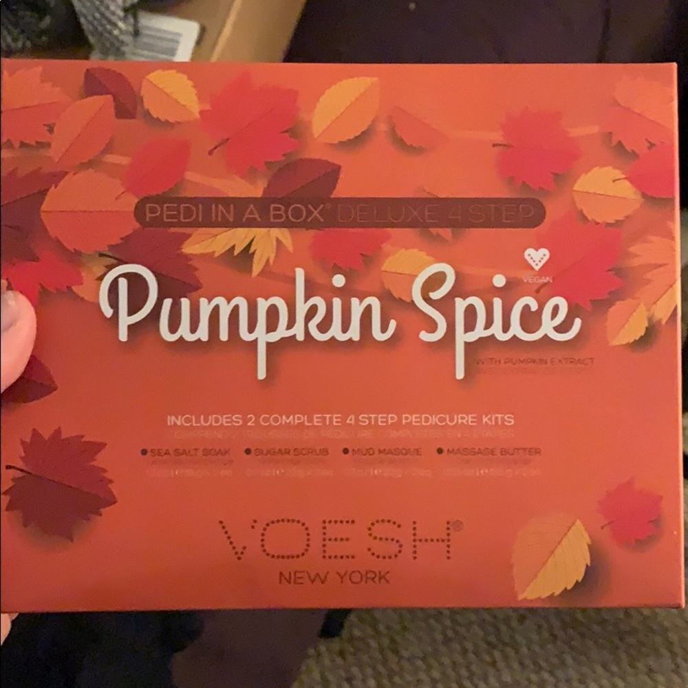 Voesh New York pedicure in a box Duo pumpkin spice